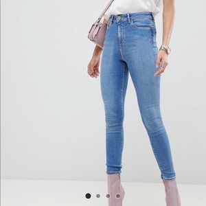 NEW ASOS Ridley High Waist Jeans Size 26